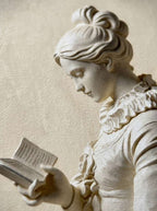 I'M READING